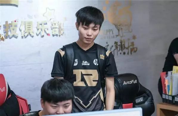 爆发与持续